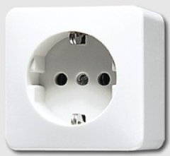 620KIAWW Штепсельная розетка SCHUKO для накладного монтажа 16A 250V   ; белая