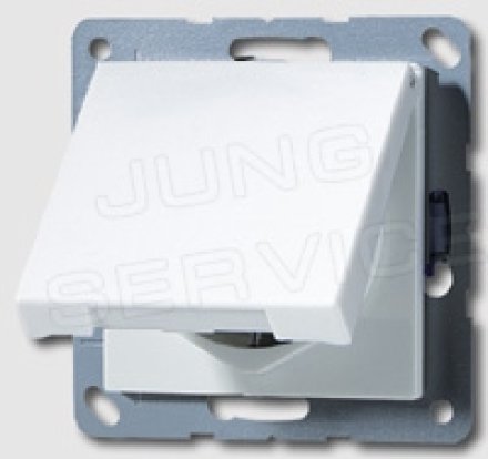 A520KLWW Штепсельная розетка SCHUKO 16A 250V  с откидной крышкой; белая