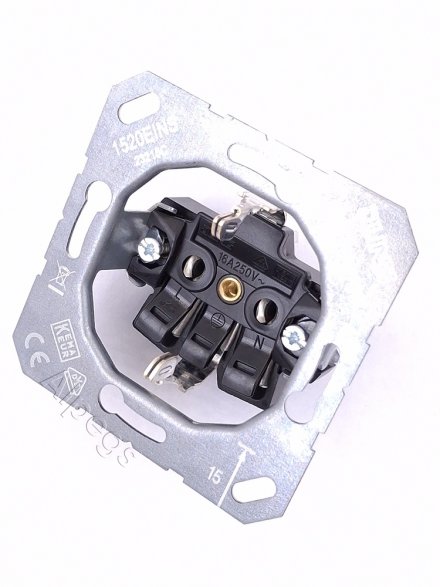 LS1520LG Штепсельная розетка SCHUKO 16A, 250V ; светло-серая