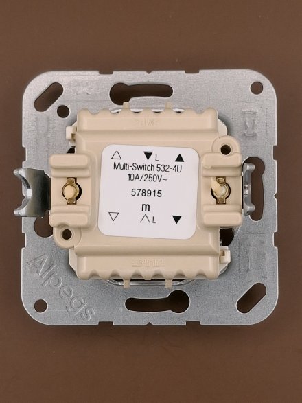 532-4U Мультивыключатель 10 A 250 V