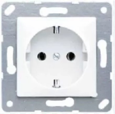CD121SW Штепсельная розетка SCHUKO 16A 250V  черная